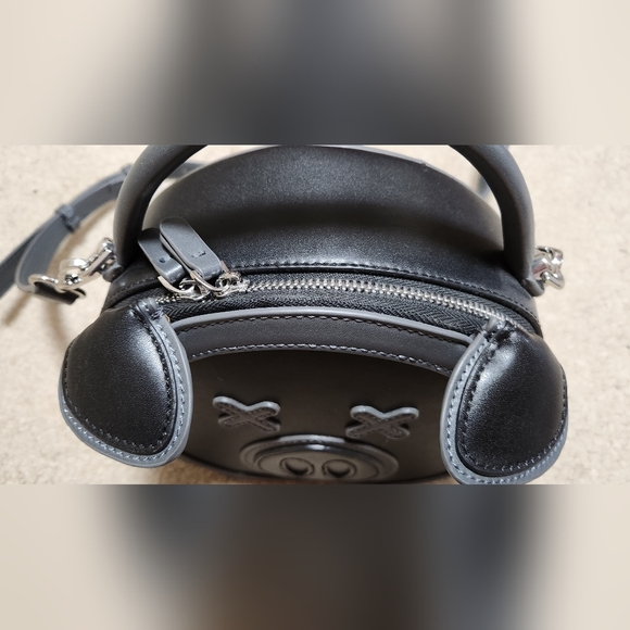 Shane Dawson Pig Crossbody Bag - Picture 5 of 9
